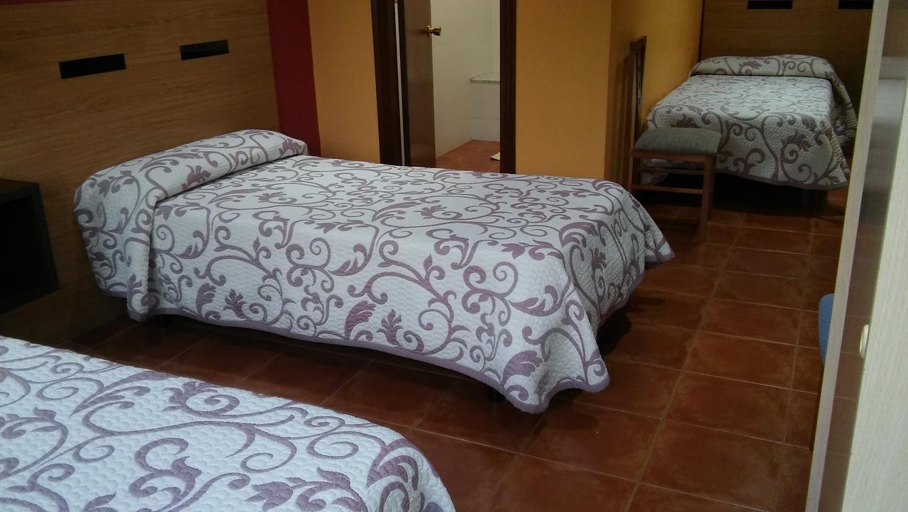 Hostal-Meson Vilasante ตริอากาสเตลา ภายนอก รูปภาพ