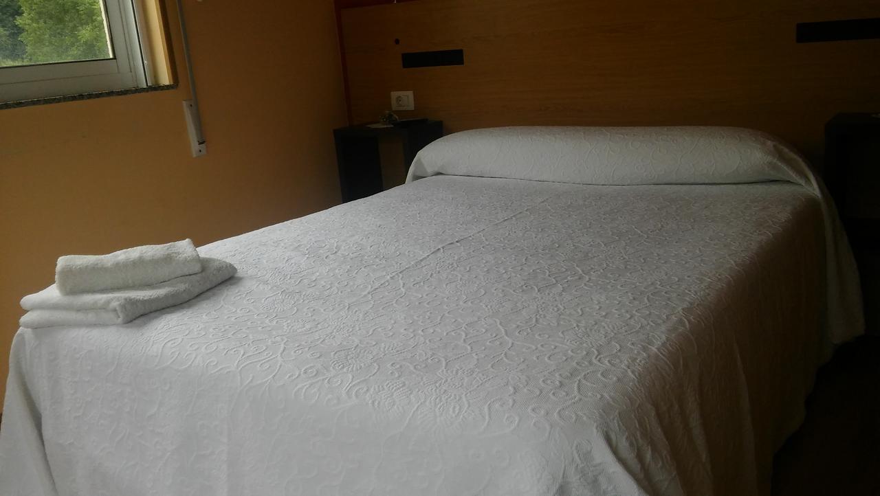 Hostal-Meson Vilasante ตริอากาสเตลา ภายนอก รูปภาพ