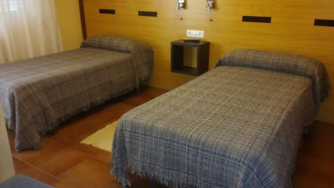 Hostal-Meson Vilasante ตริอากาสเตลา ภายนอก รูปภาพ