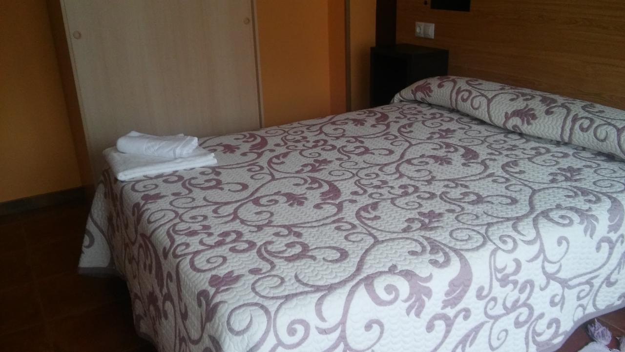 Hostal-Meson Vilasante ตริอากาสเตลา ภายนอก รูปภาพ